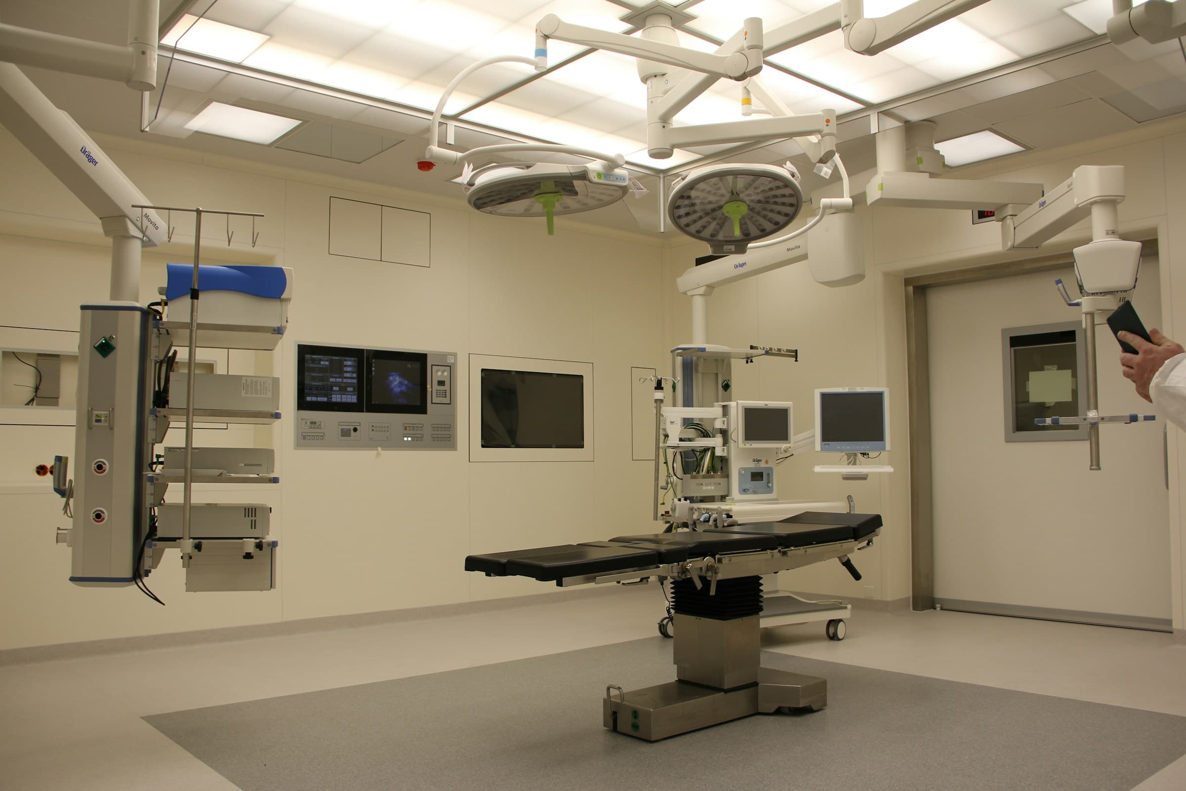 Advanced clinical care suite with precision medical systems